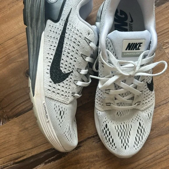 Nike Lunarglide White and Black Running Shoes - Picture 2 of 10